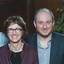 2013 Gail Mandel und Brian Kaspar veröffentlichen Gen Therapie Ergebnisse